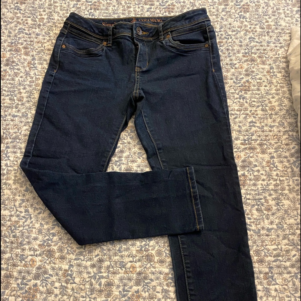 Vera Wang dark denim jean. Skinny Sz.4